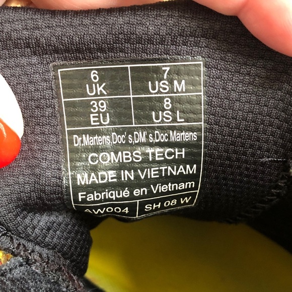 Dr. Martens Black Yellow Laces Combs Tech Boots Sz 7M/8L - Picture 8 of 10